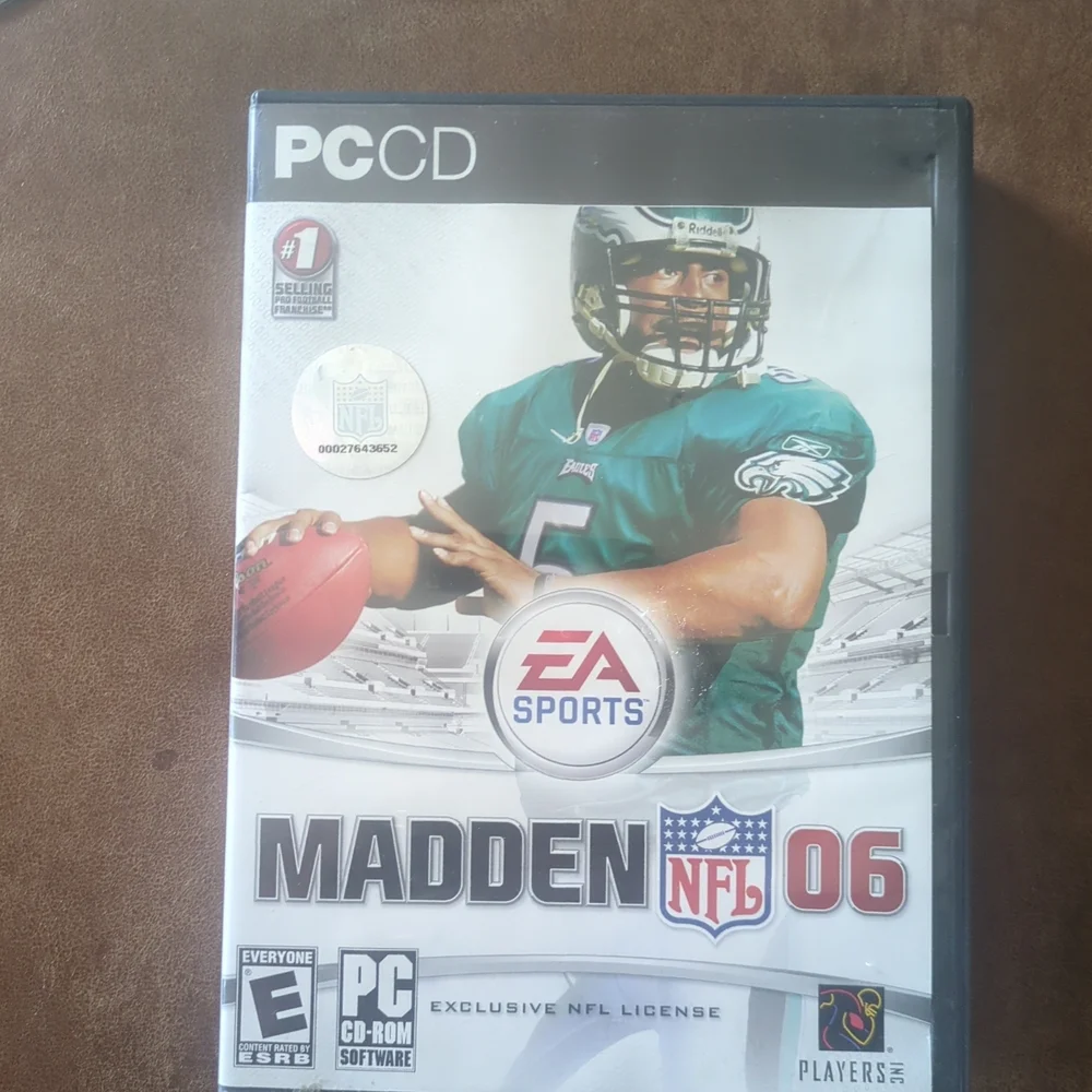 EA Sports Madden NFL 06 PC Game - Green